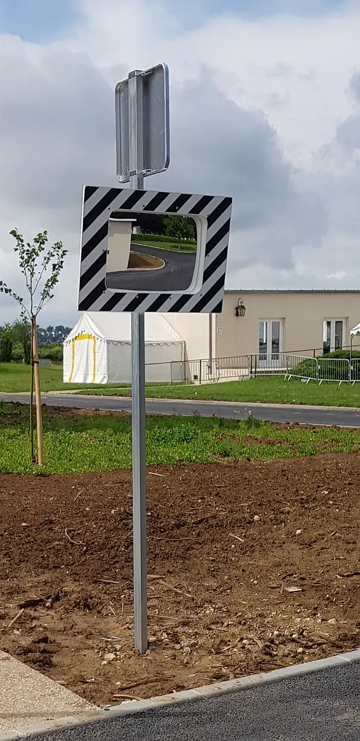 Miroir Securite Routier Sortie Lotissement